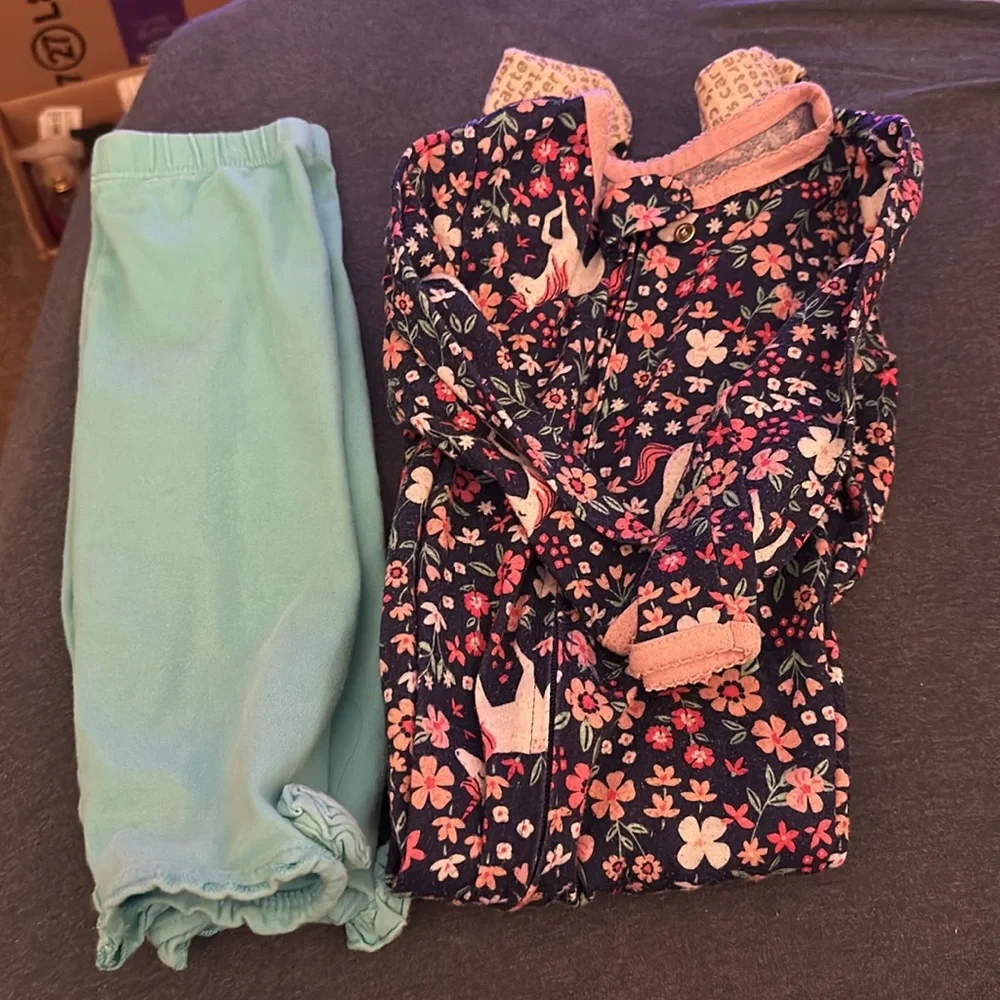 Toddler girls 24m - 2T clothing - 40 pieces - Picture 15 of 16